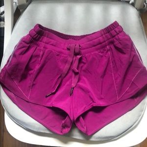 Lululemon hotty hot short - sz 2 - pink/purple